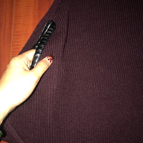 SOLD NEW YORK & COMPANY Cape - Picture 3 of 4